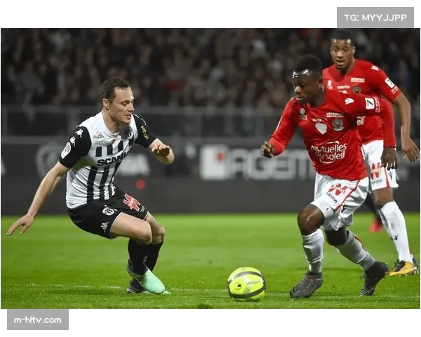 昂热主场负于里尔 赛季整体表现中规中矩稳居中游 昂热主场负于里尔 赛季整体表现中规中矩稳居中游