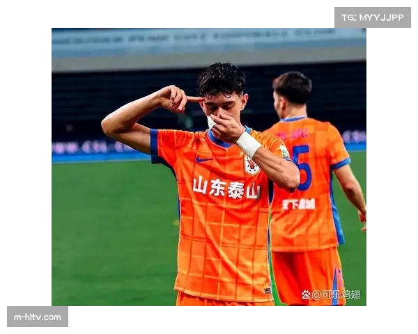 泰山中锋泽卡高空优势明显 头球攻门成为定位球重要武器
